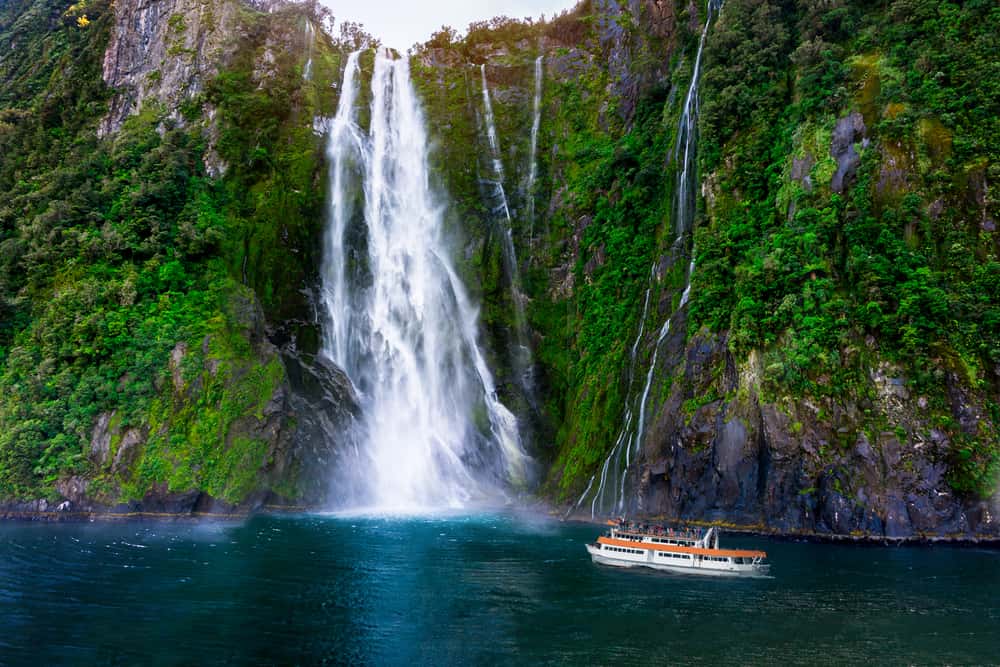 Full Day Milford Sound Cruise in New Zealand Honeymoon Packages