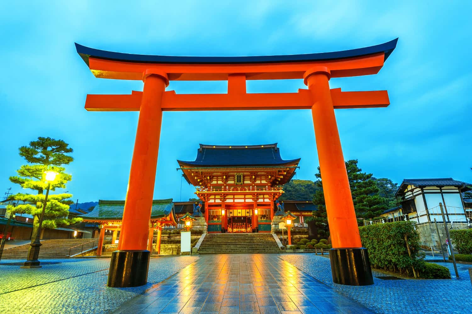 Fushimi Inari Taisha Shrine in Japan Group Tours
