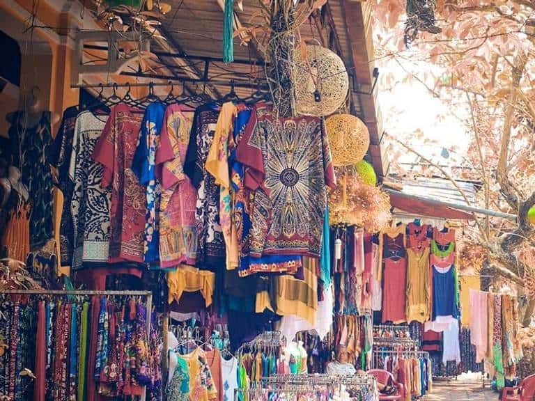 Majeedhee Magu : Shopping Destination Of Maldives in Maldives Honeymoon Packages