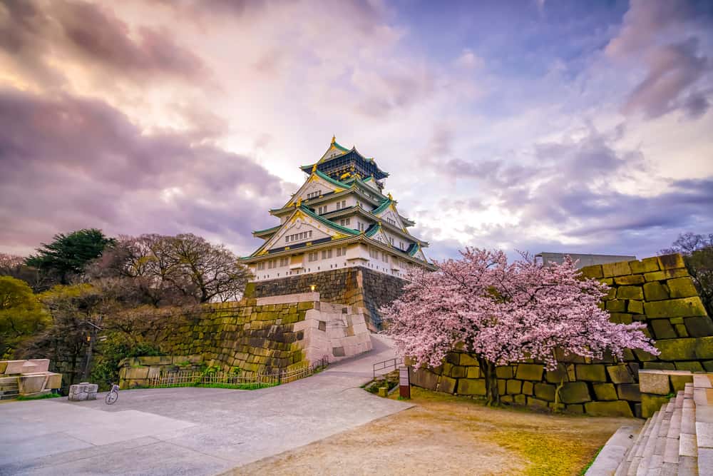 Osaka Castle in Japan Group Tours