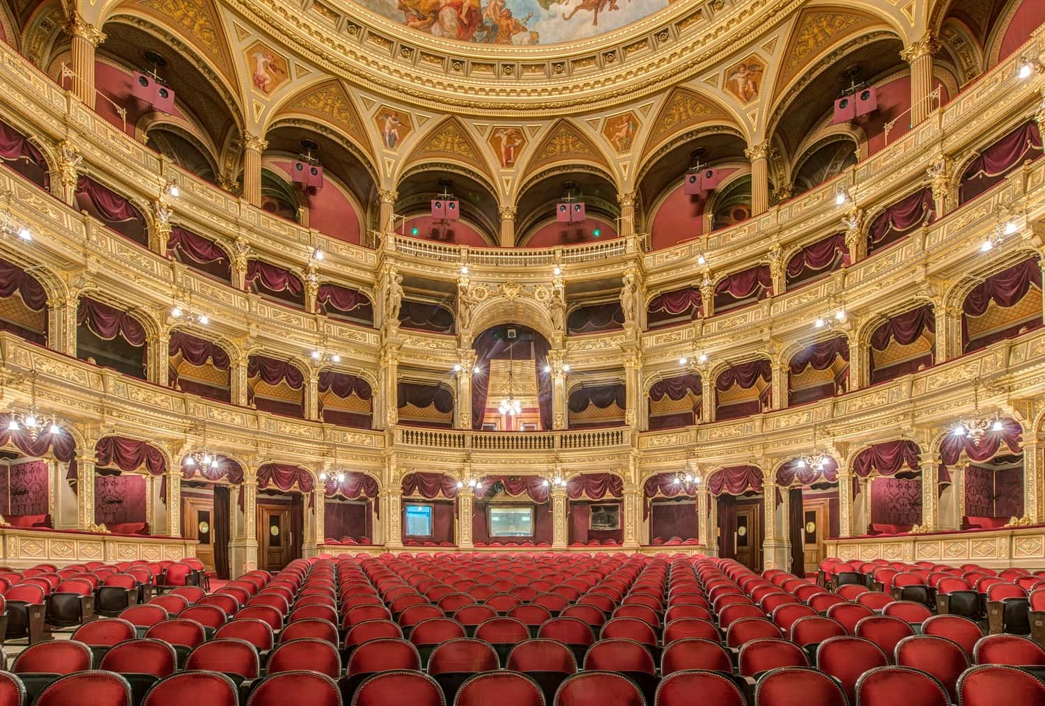 Experience the Lyric Opera in United States