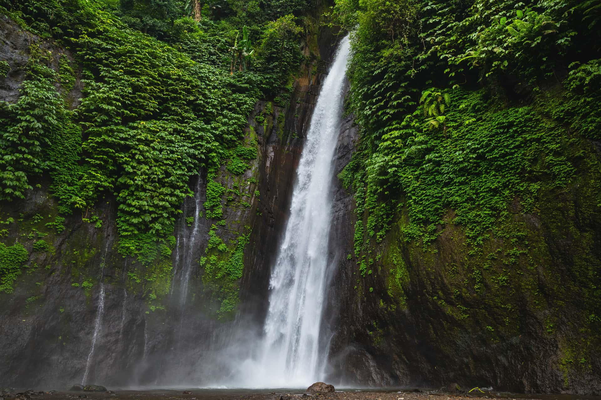 Git Git Waterfall in Southeast Group Tours