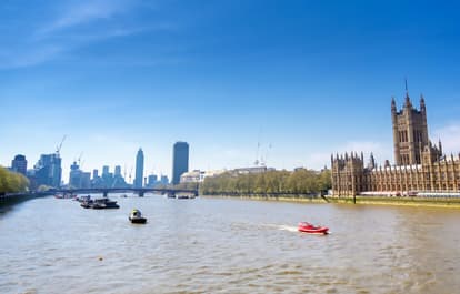 Go Kayaking on the Thames