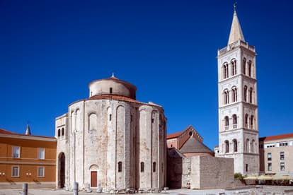 Roman Ruins Old Town Guided Walking Tour and Sea